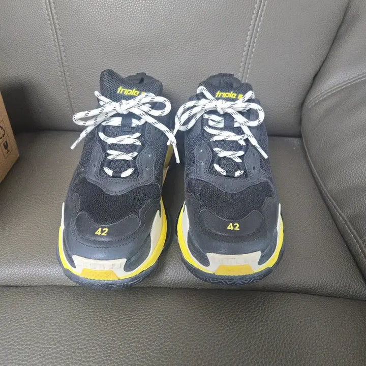 [BUNJANG] Balenciaga Triple S Black Yellow Size 42 / 발렌시아가 트리플 S 검노 42