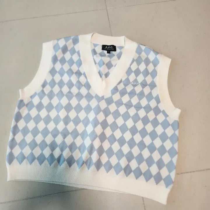 [BUNJANG] A.P.C. Argyle V-Neck Knit Vest - Size S / A.P.C 아가일 브이넥 니트 조끼 S