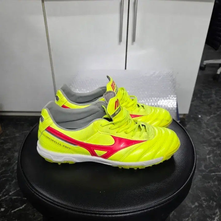 [BUNJANG] Mizuno Morelia Pro TF Futsal Shoes (260) / [260] 미즈노 모렐리아 프로 TF 풋살화