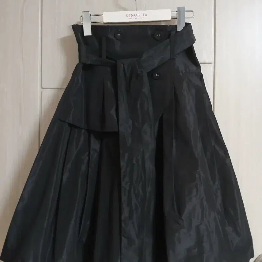 [BUNJANG] SENORITA A-Line Skirt with Belt Detail / 새상품 / 세뇨리따 벨트 A라인 스커트 / 백화점 브랜드