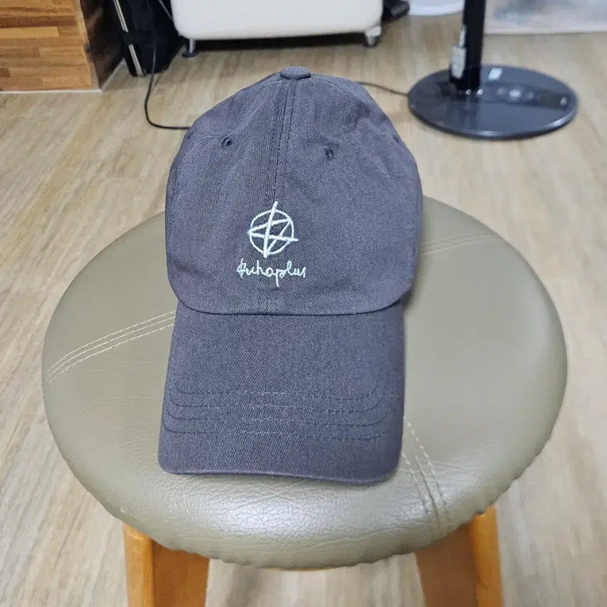 [BUNJANG] KUHO PLUS Signature Symbol Logo Embroidery Cap / 구호플러스 캡모자