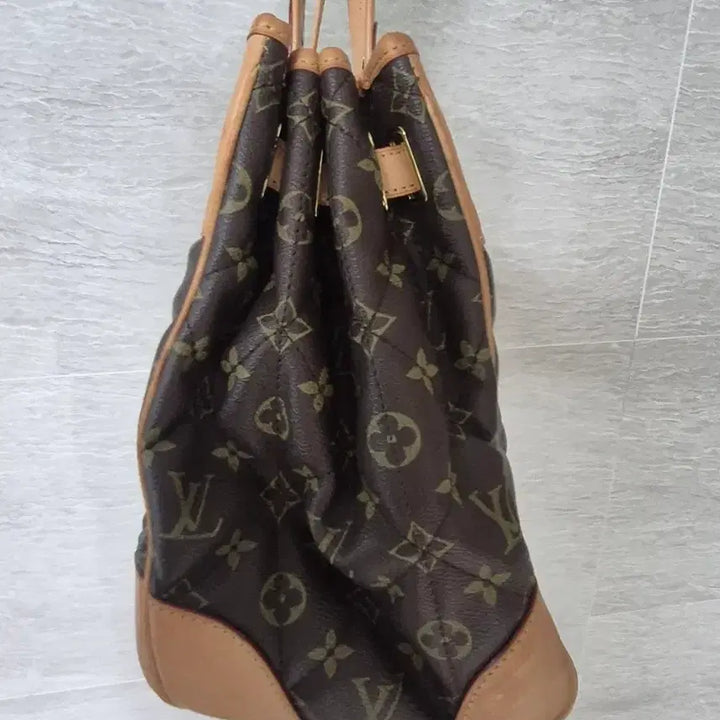 [BUNJANG] Louis Vuitton Monogram Quilted Etoile Shoulder Bag / 루이비통 퀼팅 모노그램 에톨  숄더백