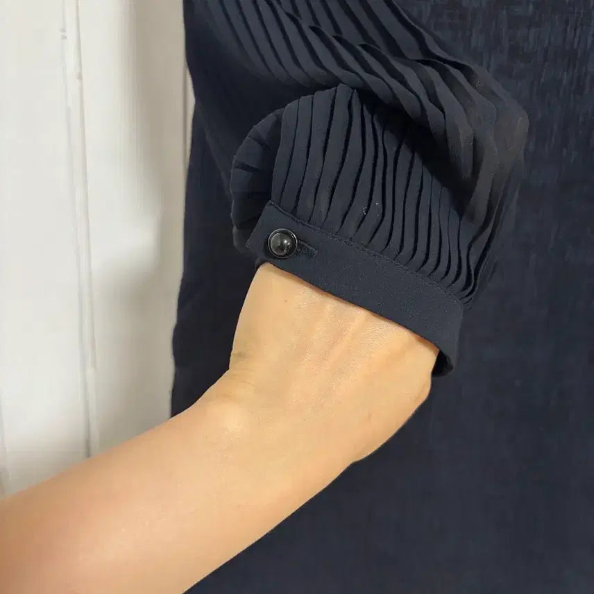 [BUNJANG] Olivia Hasler Pleated Sleeve Dress Navy S / 올리비아하슬러 플리츠 소매 원피스 S(55)
