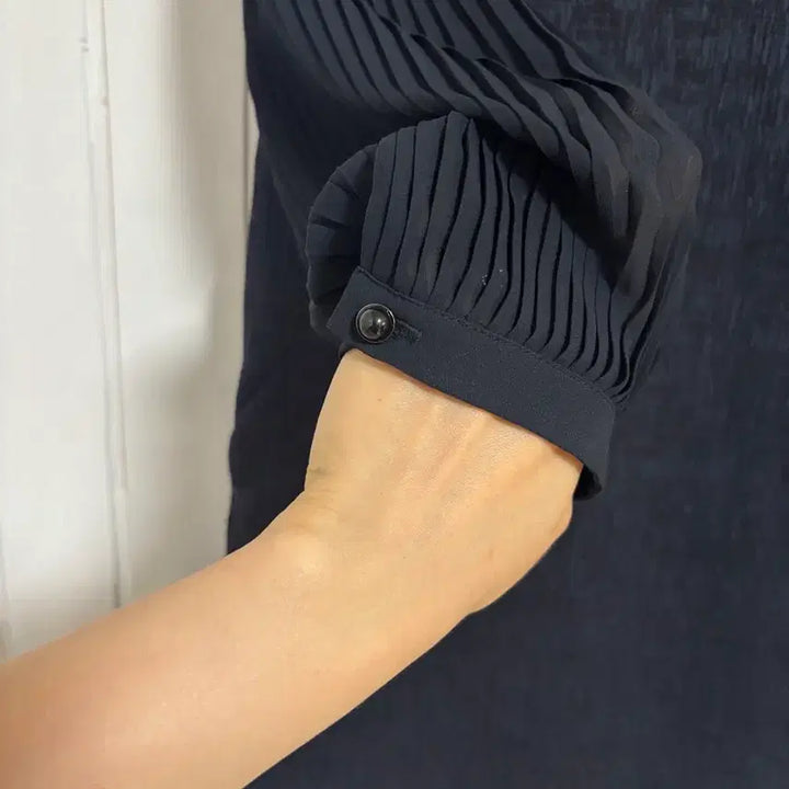 [BUNJANG] Olivia Hasler Pleated Sleeve Dress Navy S / 올리비아하슬러 플리츠 소매 원피스 S(55)