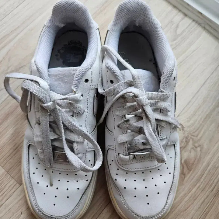 [BUNJANG] Nike Air Force 1 All White 235 / (여름한정세일)나이키 에어포스1 올백 235 팝니다(정품)