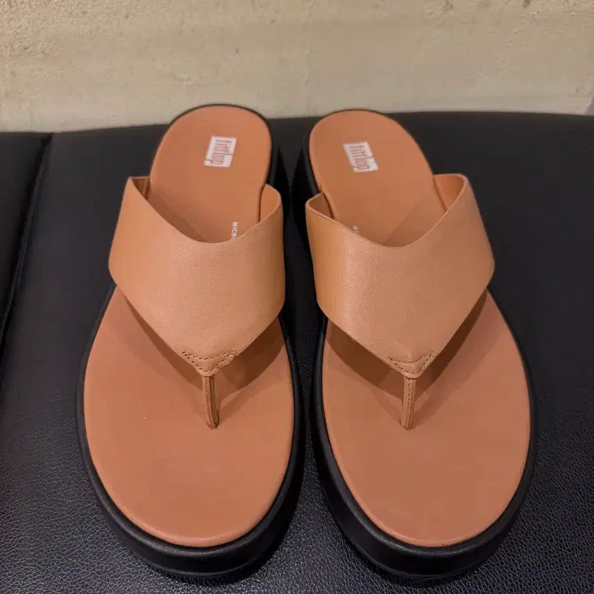 [BUNJANG] Fitflop Leather Sandals / 핏플랍 가죽 샌들