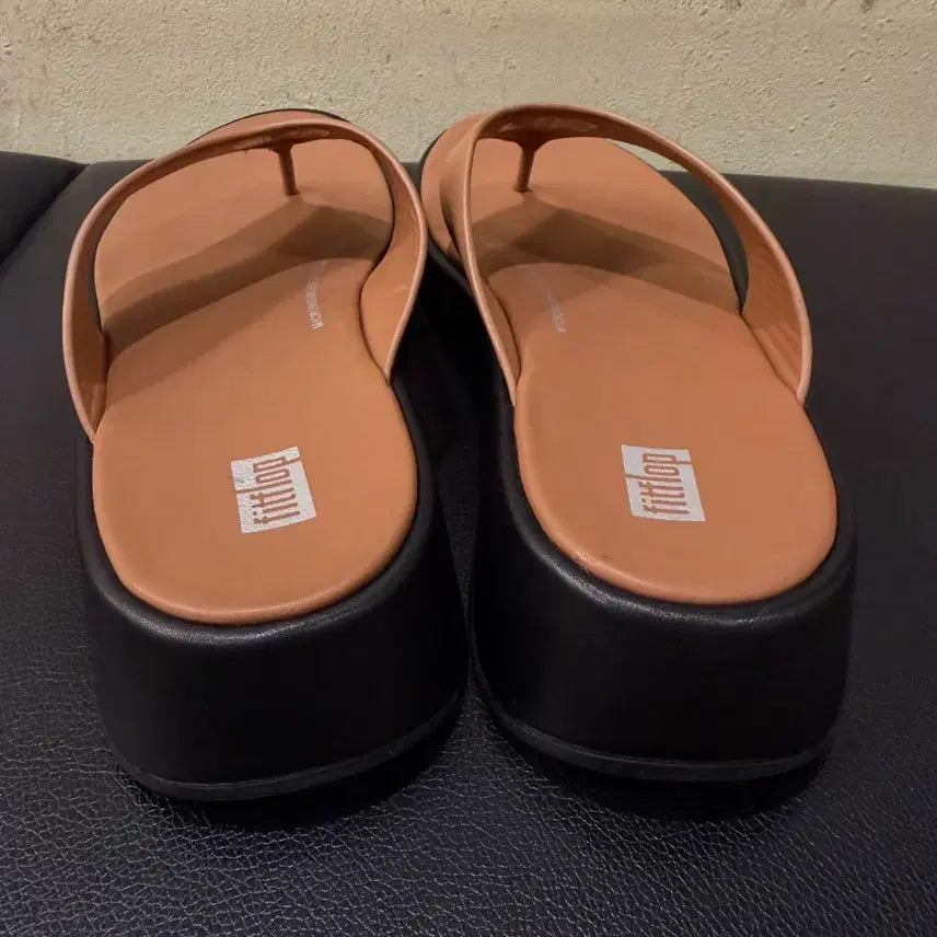 [BUNJANG] Fitflop Leather Sandals / 핏플랍 가죽 샌들