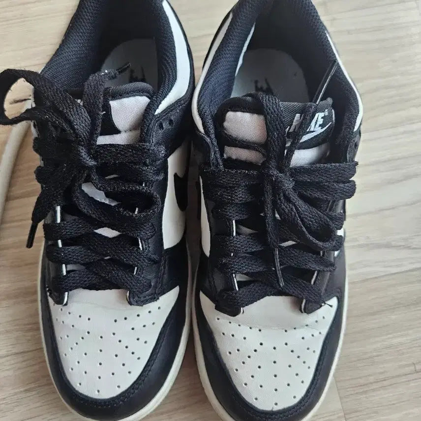 [BUNJANG] Nike Panda Dunk Low Size 235 / 나이키 범고래 235 팝니다(정품)