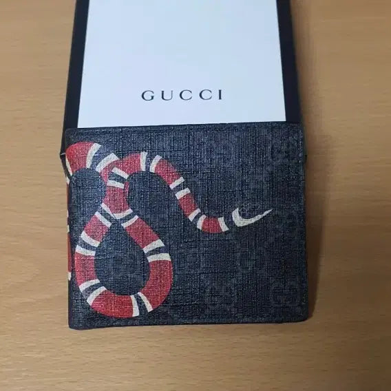 [BUNJANG] Gucci Snake Bifold Wallet / 구찌 스네이크 반지갑/지갑 정품S급(구매내역O)