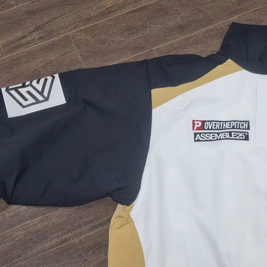 [BUNJANG] tripleS x over the pitch 25 Woven Zip-Up White XL / 트리플에스 x 오버더피치 팀 SSS 어셈블 25 우븐 집업 화이트 XL