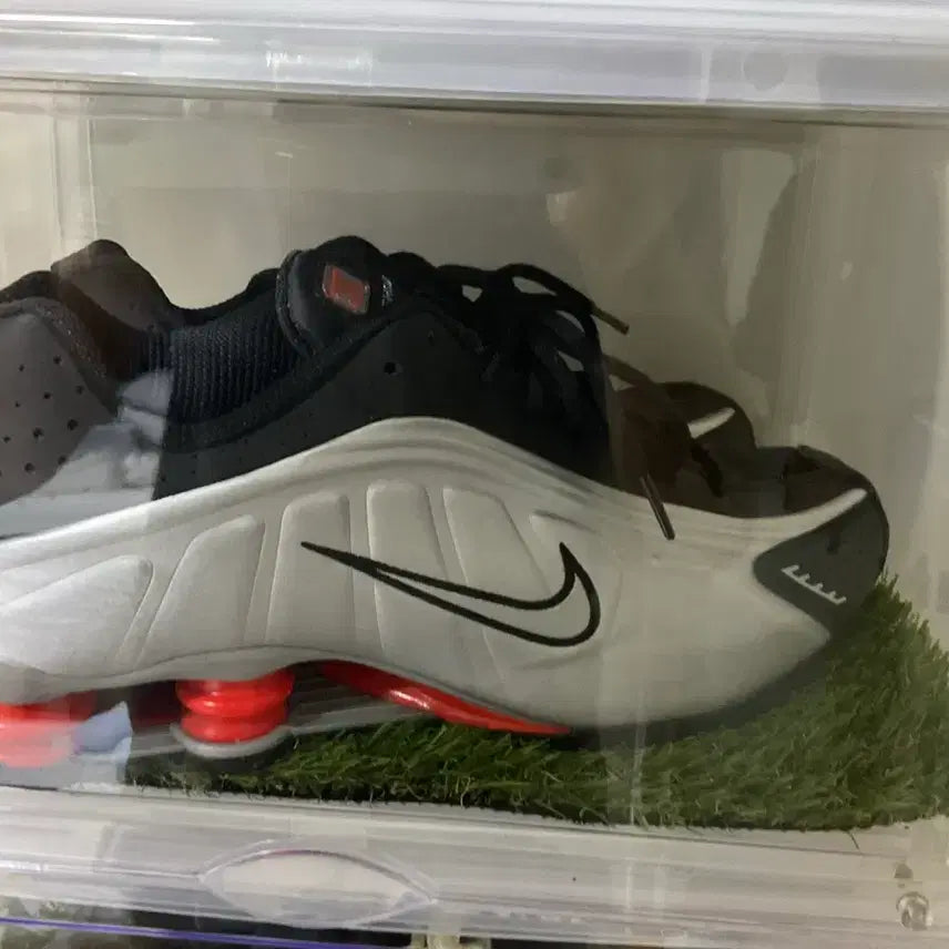 [BUNJANG] Nike Shox R4 Sneakers / 나이키 샥스 r4 290