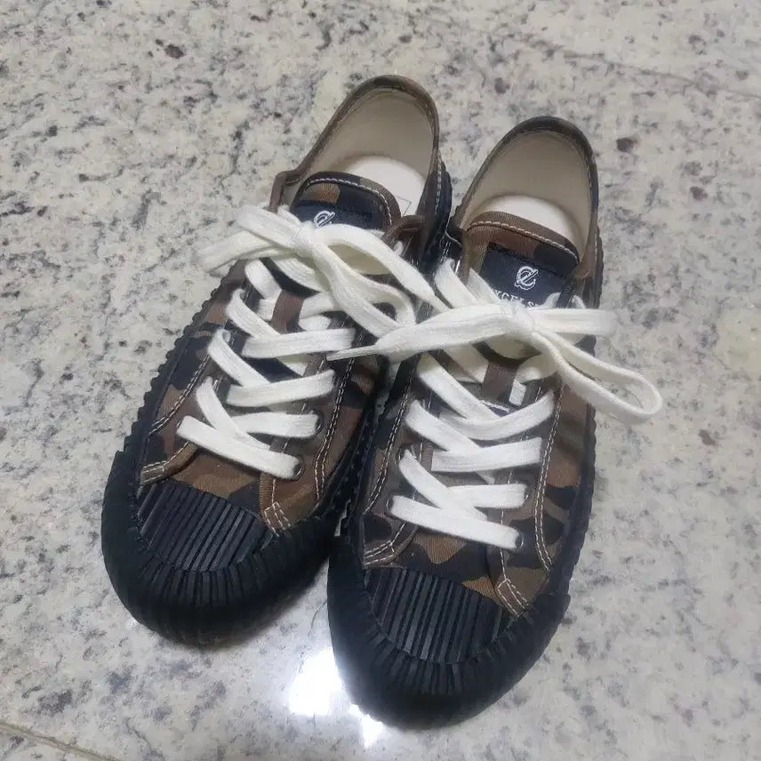 [BUNJANG] Excelsior Canvas Shoes Camo Pattern Sneakers 235 / 엑셀시오르 컨버스화 235