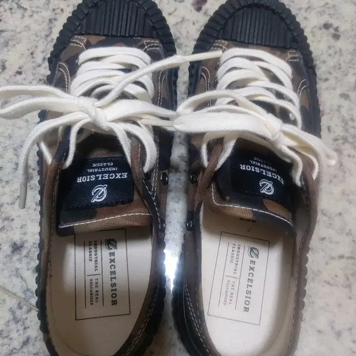 [BUNJANG] Excelsior Canvas Shoes Camo Pattern Sneakers 235 / 엑셀시오르 컨버스화 235