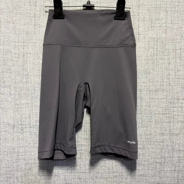 [BUNJANG] Mulawear Shorts Leggings (Size S) / 뮬라웨어 반바지 레깅스 s