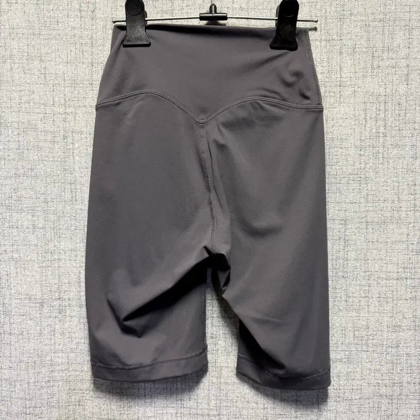 [BUNJANG] Mulawear Shorts Leggings (Size S) / 뮬라웨어 반바지 레깅스 s