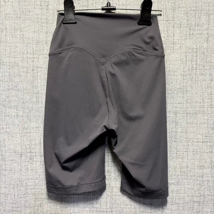 [BUNJANG] Mulawear Shorts Leggings (Size S) / 뮬라웨어 반바지 레깅스 s