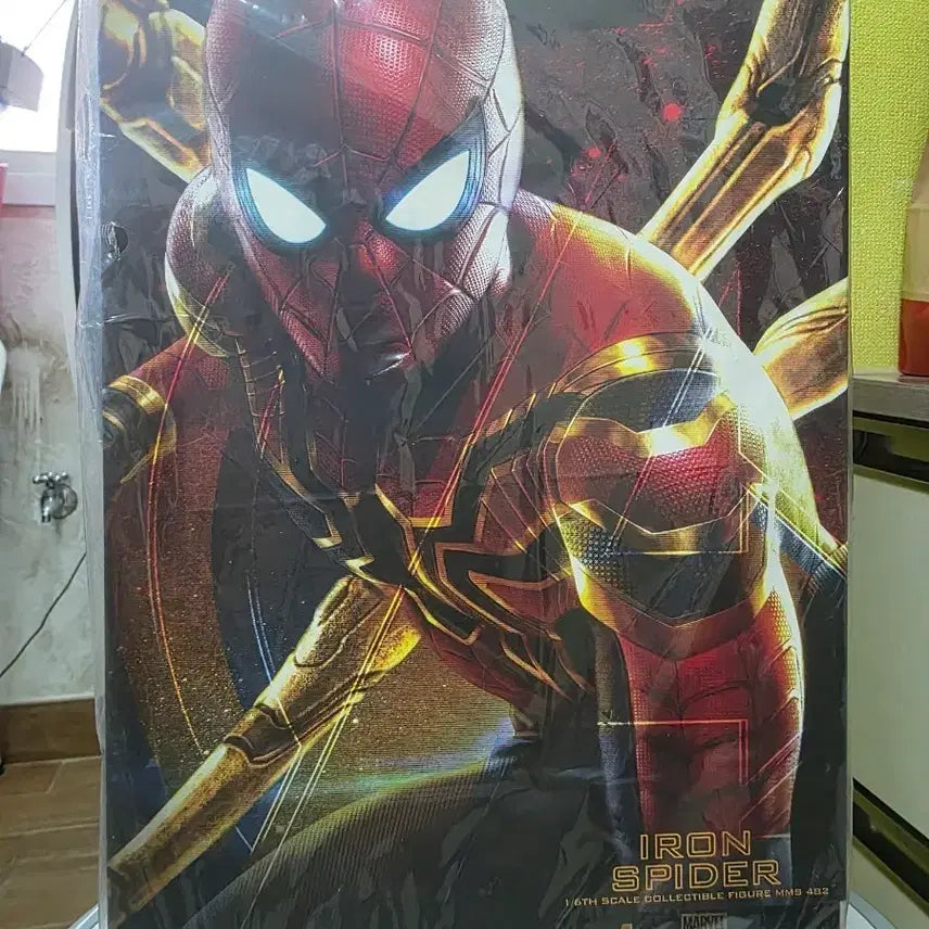 [SOLD OUT] 핫토이 아이언 스파이더맨 미개봉 팝니다.
