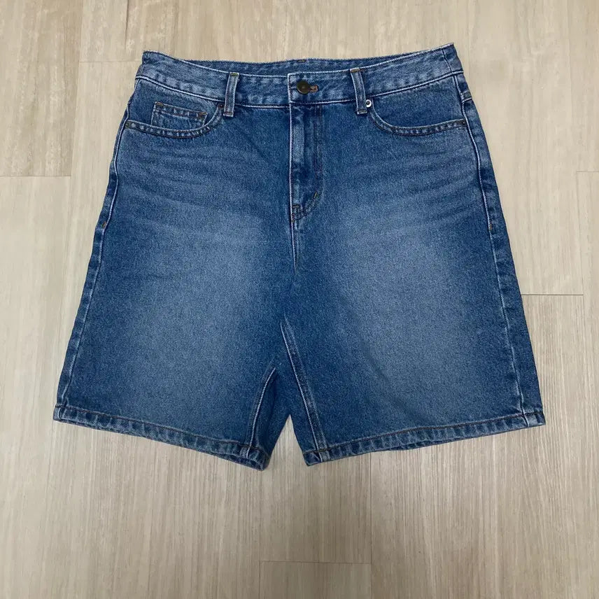 [BUNJANG] Beanpole Medium Wash Denim Shorts Size 28 (Fits 30) / 빈폴 중청 데님반바지 30