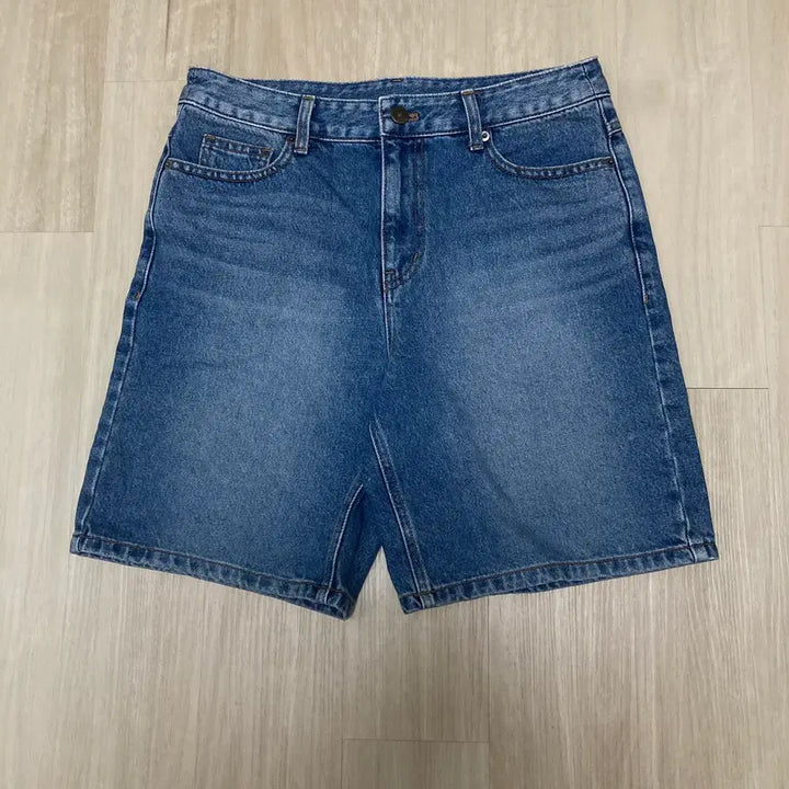 [BUNJANG] Beanpole Medium Wash Denim Shorts Size 28 (Fits 30) / 빈폴 중청 데님반바지 30