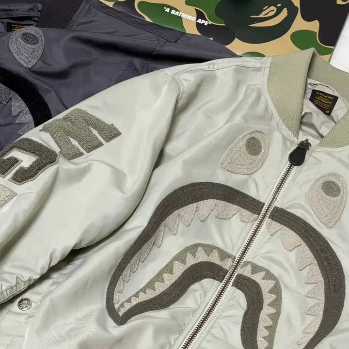 [BUNJANG] BAPE Tonal Chain Shark Bomber Jacket Beige / 베이프 토날 체인 샤크 봄버자켓 베이지