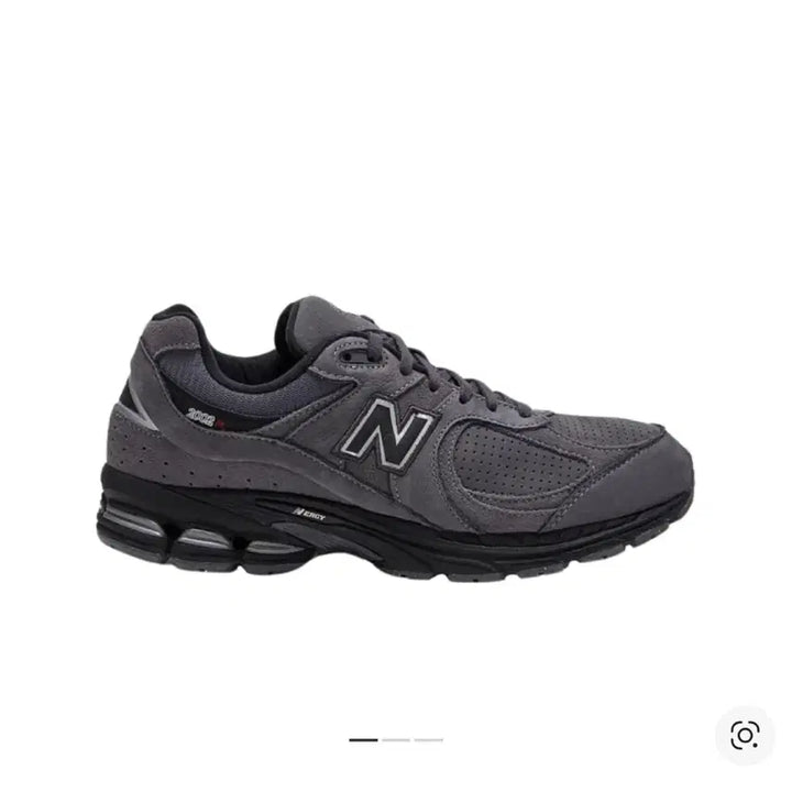 [BUNJANG] New Balance 2002R Dark Grey Sneakers / 뉴발란스 2002R 다크 그레이 275