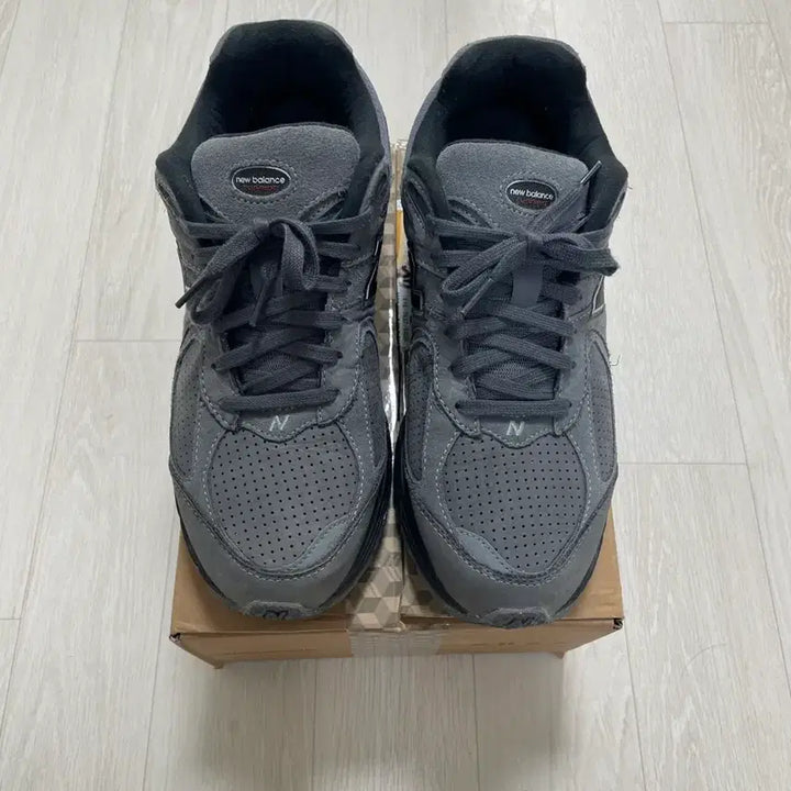 [BUNJANG] New Balance 2002R Dark Grey Sneakers / 뉴발란스 2002R 다크 그레이 275