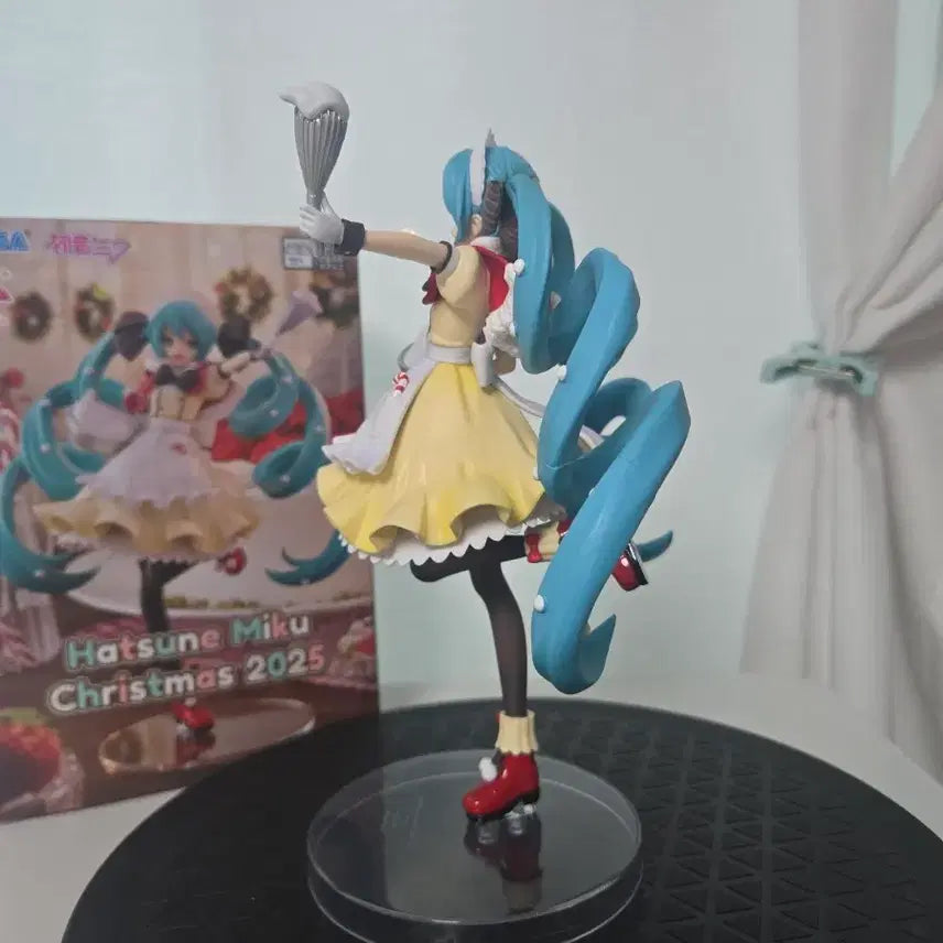 [BUNJANG] Sega Hatsune Miku 2025 Christmas Figure (Opened) / 세가 2025 크리스마스 하츠네 미쿠 피규어
