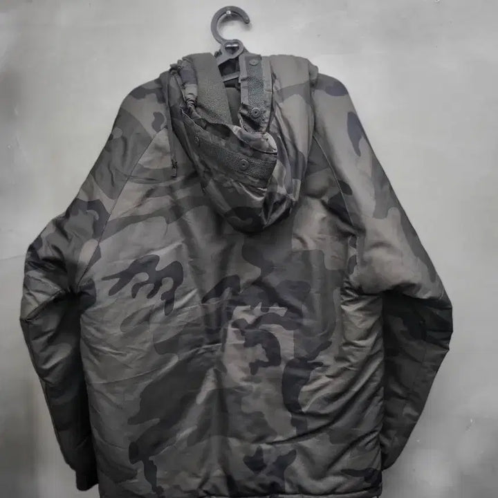 [BUNJANG] Camouflage Hooded Padded Jacket / 카모 후드 패딩 자켓 100
