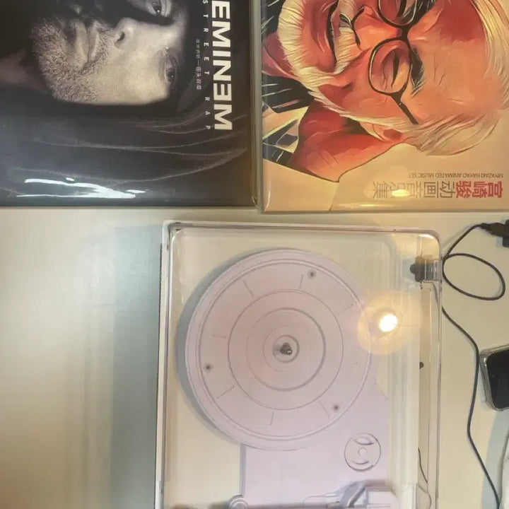[BUNJANG] Iriver City Pop Bluetooth Turntable White + Hayao Miyazaki LP + Eminem BEST LP / 턴테이블 화이트+미야자키 하야오 LP+에미넴 BEST Lp