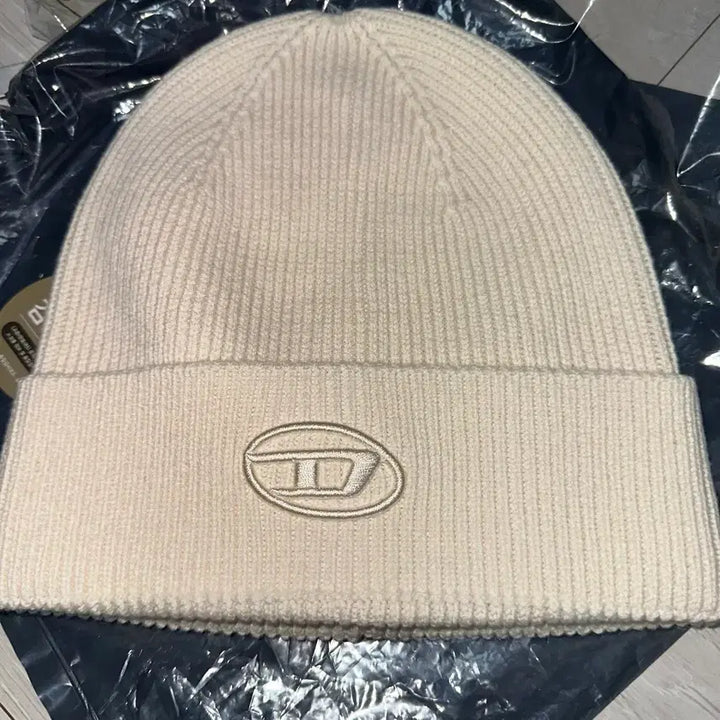 [BUNJANG] Diesel Beanie Ivory / 디젤 비니 아이보리 미착용 판매