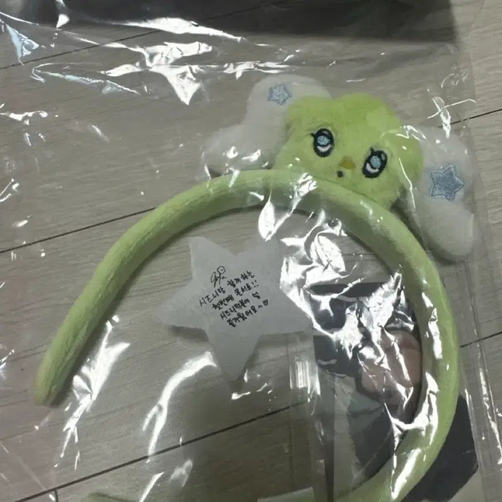 [BUNJANG] NCT WISH Sakurachan Witch Headband Photocard (Sealed) / 컨페티포함)엔시티 위시 에버랜드 사쿠야 위츄머리띠 포카 미개봉 양도