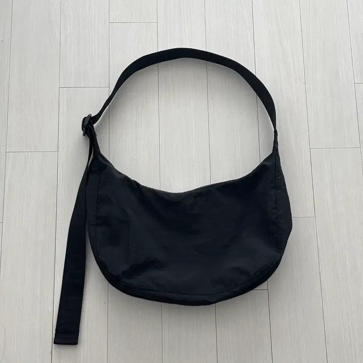 [BUNJANG] Bakuchic Medium Nylon Crescent Bag Black / 바쿠백 미디움 나일론 크레센트 백 블랙