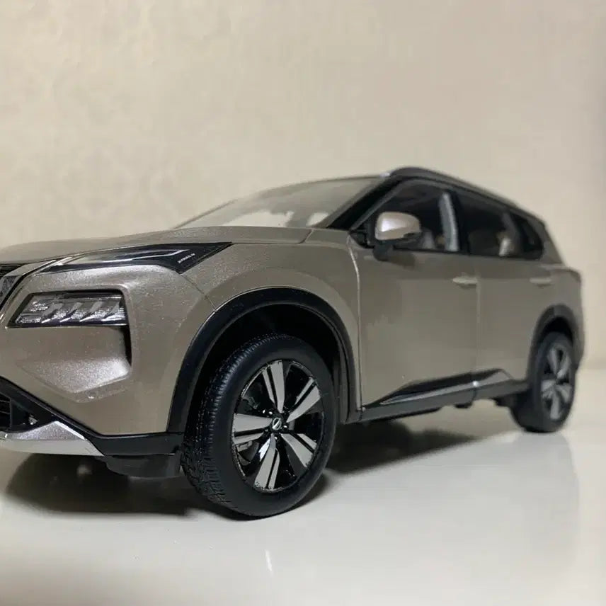[BUNJANG] Paudi 1/18 Nissan X-Trail Diecast Model (B-Grade) / 1/18 파우디 닛산 엑스트레일 다이캐스트 B급