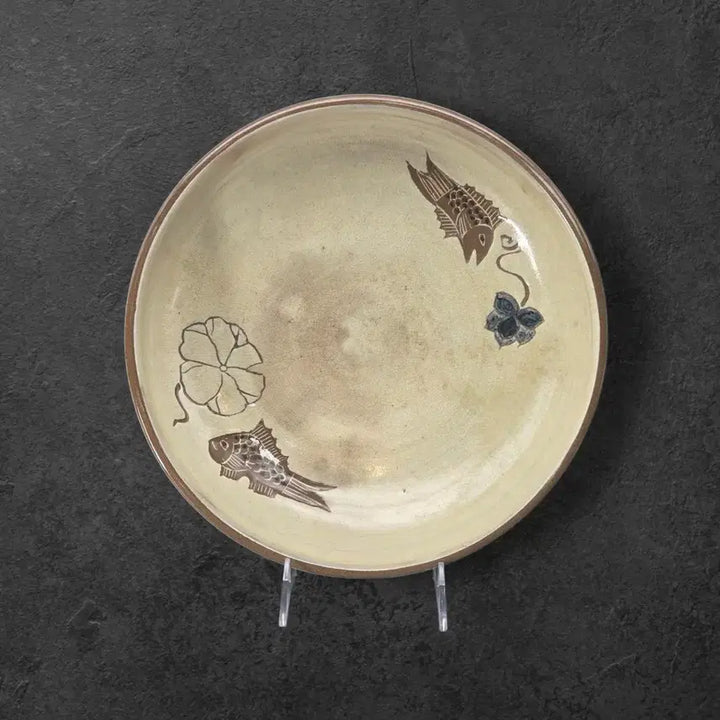 [BUNJANG] Toam Seowon Celadon Porcelain Incised and Appliquéd Fish and Lotus Patterned Water Basin / 도자기 도예명장 토암 서타원 분청사기 역박지조화기법 어문 수반