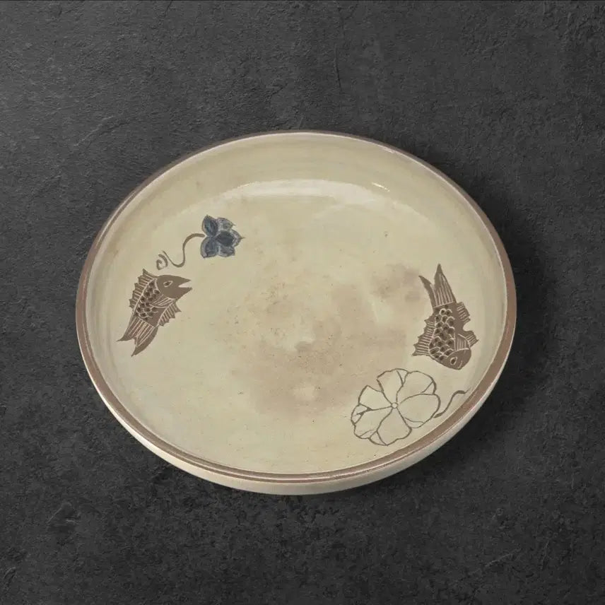 [BUNJANG] Toam Seowon Celadon Porcelain Incised and Appliquéd Fish and Lotus Patterned Water Basin / 도자기 도예명장 토암 서타원 분청사기 역박지조화기법 어문 수반