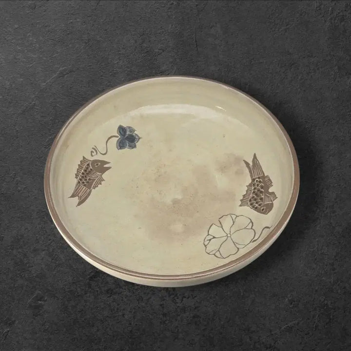 [BUNJANG] Toam Seowon Celadon Porcelain Incised and Appliquéd Fish and Lotus Patterned Water Basin / 도자기 도예명장 토암 서타원 분청사기 역박지조화기법 어문 수반
