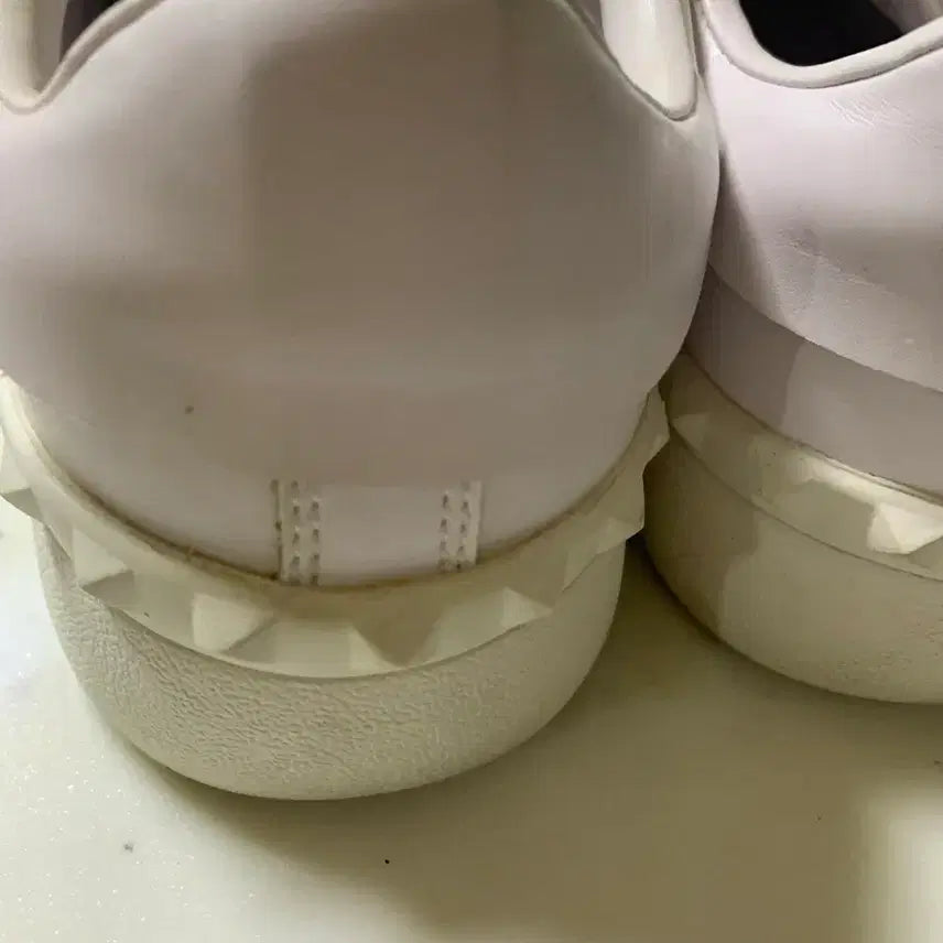 [BUNJANG] Valentino White/Silver Sneakers / 발렌티노 스니커즈 화이트/실버