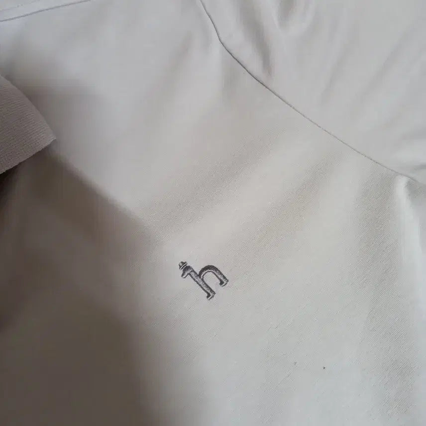 [BUNJANG] Hazzys Interlock Slit Neck Collar Short Sleeve T-Shirt Size 100 / 헤지스 인터록 슬릿넥 카라 반팔 티셔츠 100 @@