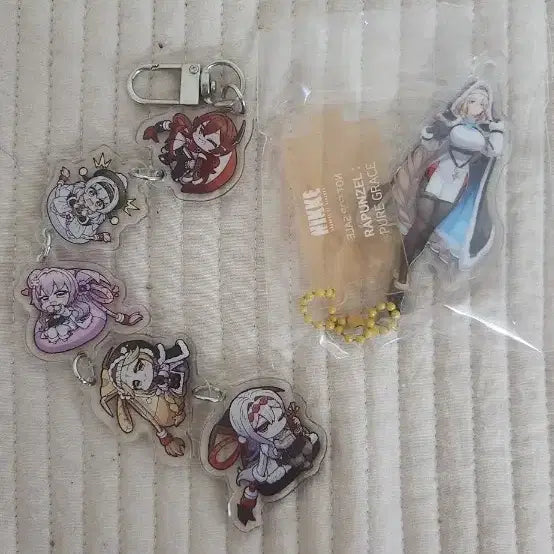 [BUNJANG] Niki Twojjam Collaboration Keyring Bundle (Raphael) / 니케 두찜 콜라보 키링 일괄 (라푼젤)