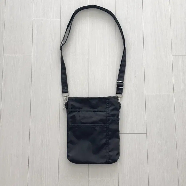 [BUNJANG] MUJI Black Nylon Multi-Pocket Sacoche Bag / MUJI 무인양품 블랙 멀티포켓 나일론 샤코슈 백
