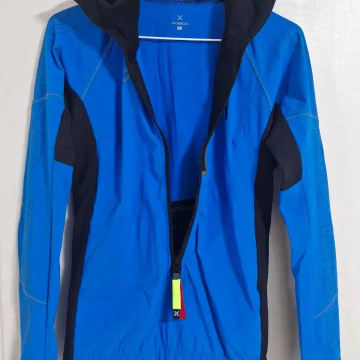 [BUNJANG] Moncler Half-Zip Hoodie (Women&