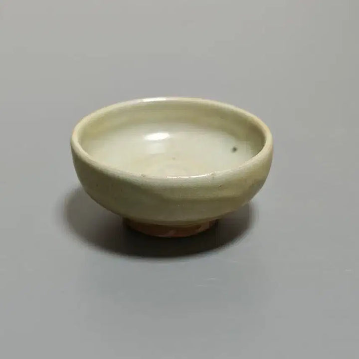 [BUNJANG] Yuan-Early Ming Dynasty White Porcelain Tea Cup with Inner Spiral Pattern (Authentic Artifact) / 원말 명초 백자 내저선문 완 찻잔 출토품(진품)