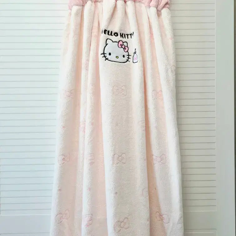 [BUNJANG] Hello Kitty Bathrobe and Body Towel Set / 헬로키티 샤워가운 바디타올 사계절 목욕가운 핑크 새상품