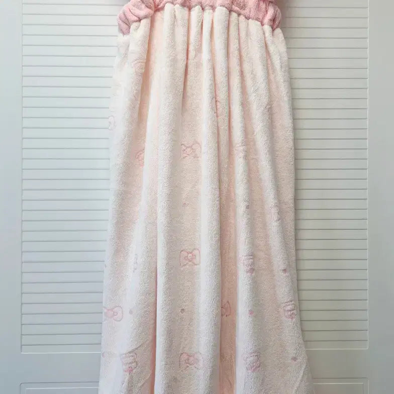 [BUNJANG] Hello Kitty Bathrobe and Body Towel Set / 헬로키티 샤워가운 바디타올 사계절 목욕가운 핑크 새상품