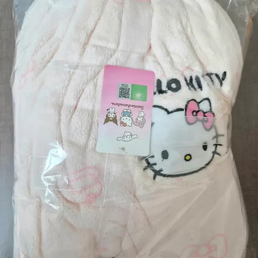 [BUNJANG] Hello Kitty Bathrobe and Body Towel Set / 헬로키티 샤워가운 바디타올 사계절 목욕가운 핑크 새상품