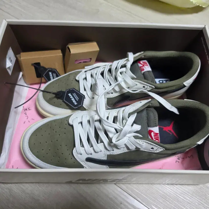 [BUNJANG] Air Jordan Reverses Olive 275 Sneakers / 조던 리버스 올리브 275