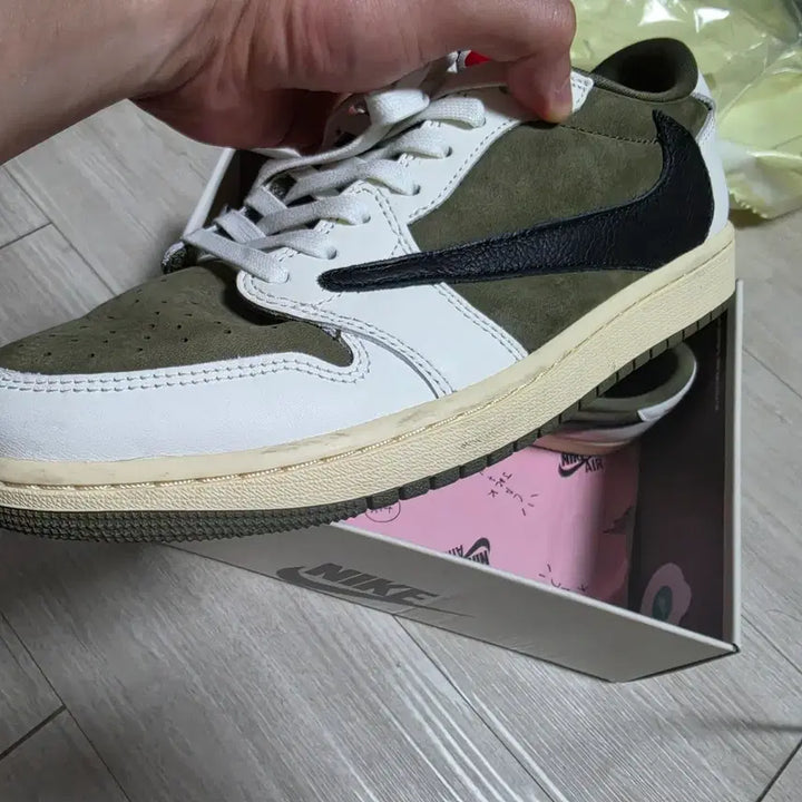 [BUNJANG] Air Jordan Reverses Olive 275 Sneakers / 조던 리버스 올리브 275