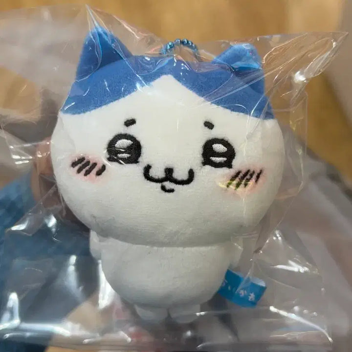 [BUNJANG] Hachware Acrylic Keychain (New) / 우쭐 하치와레 키링 새상품