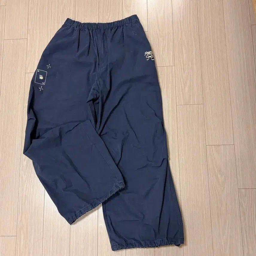[BUNJANG] Lon Lon Drawing Navy Parachute Pants / 론론 드로잉 파라슈트 팬츠 네이비