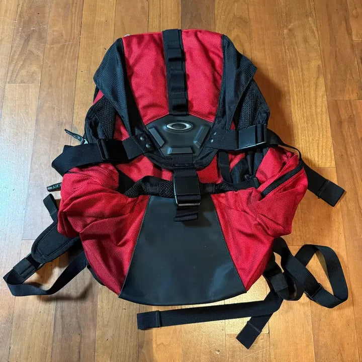 [BUNJANG] Oakley Icon 3.0 Backpack Red/Black / 오클리 아이콘 3.0 신형 백팩 빨검